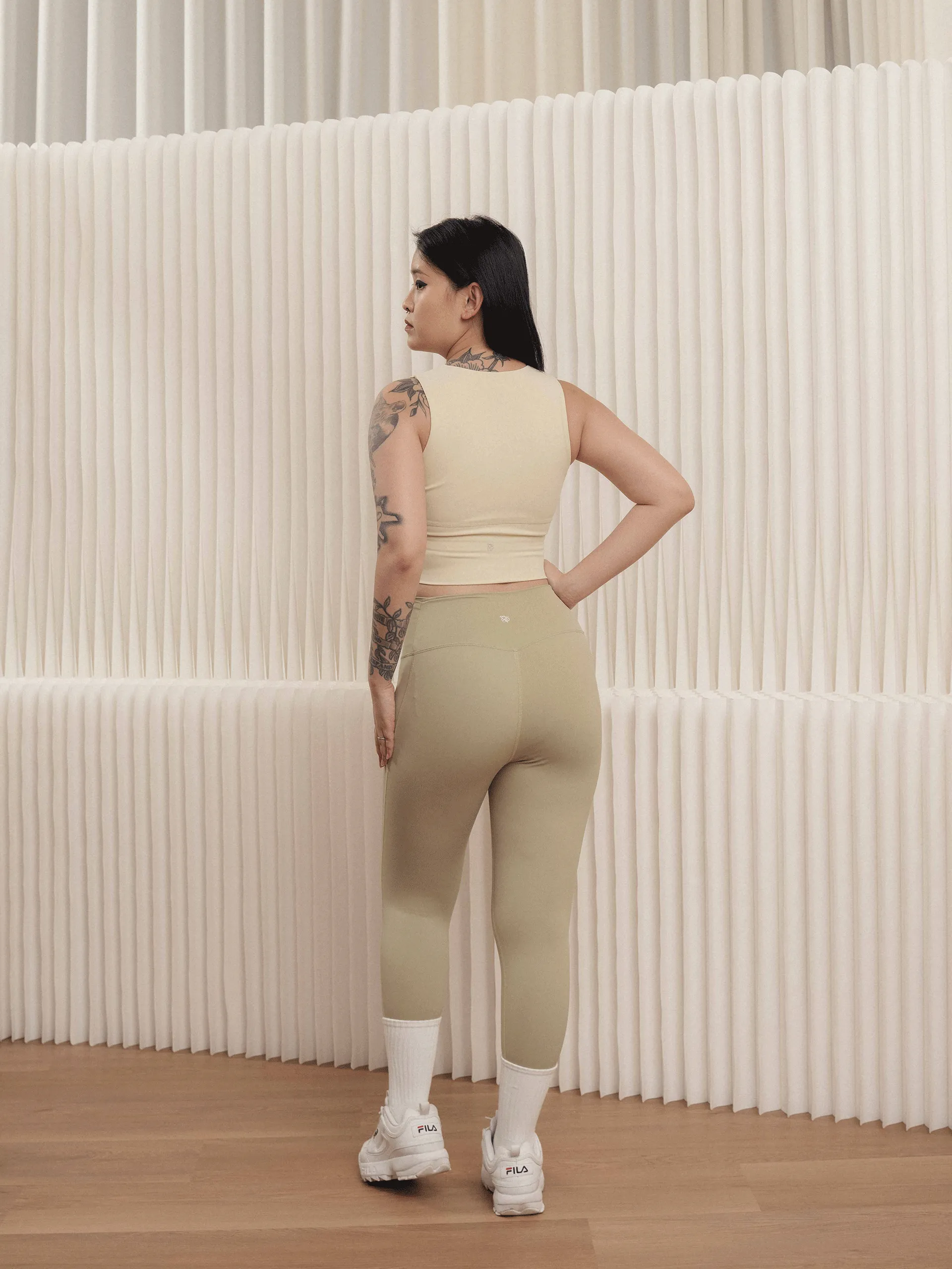 HEADERS-Event-1577-1_0007_HEADERS-Event-1620 V-Waist-Luxtreme-Tights