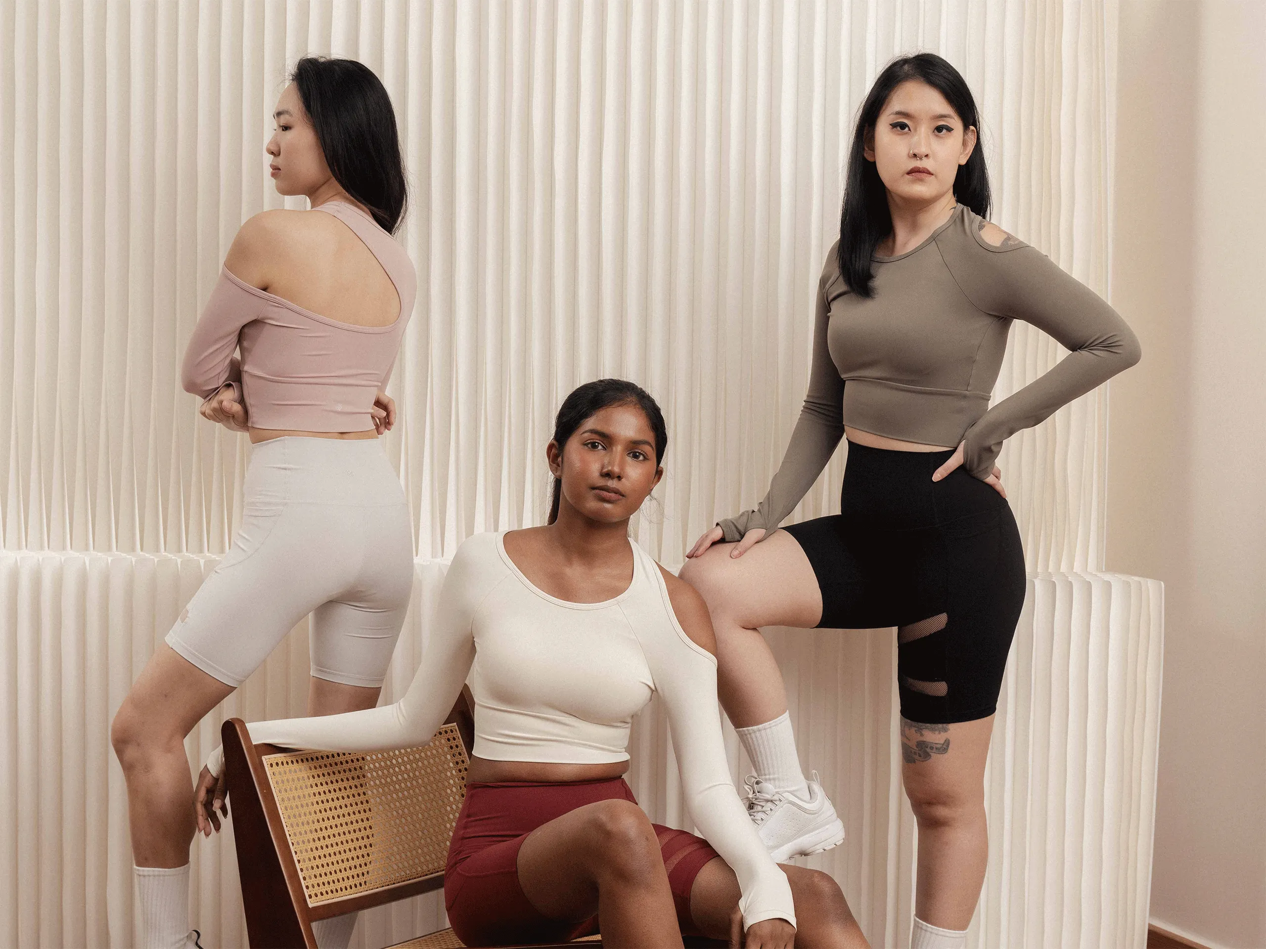 HEADERS-Event-1832-1_0001_HEADERS-Event-1838 Side-Scoop-Long-Sleeve-Bra