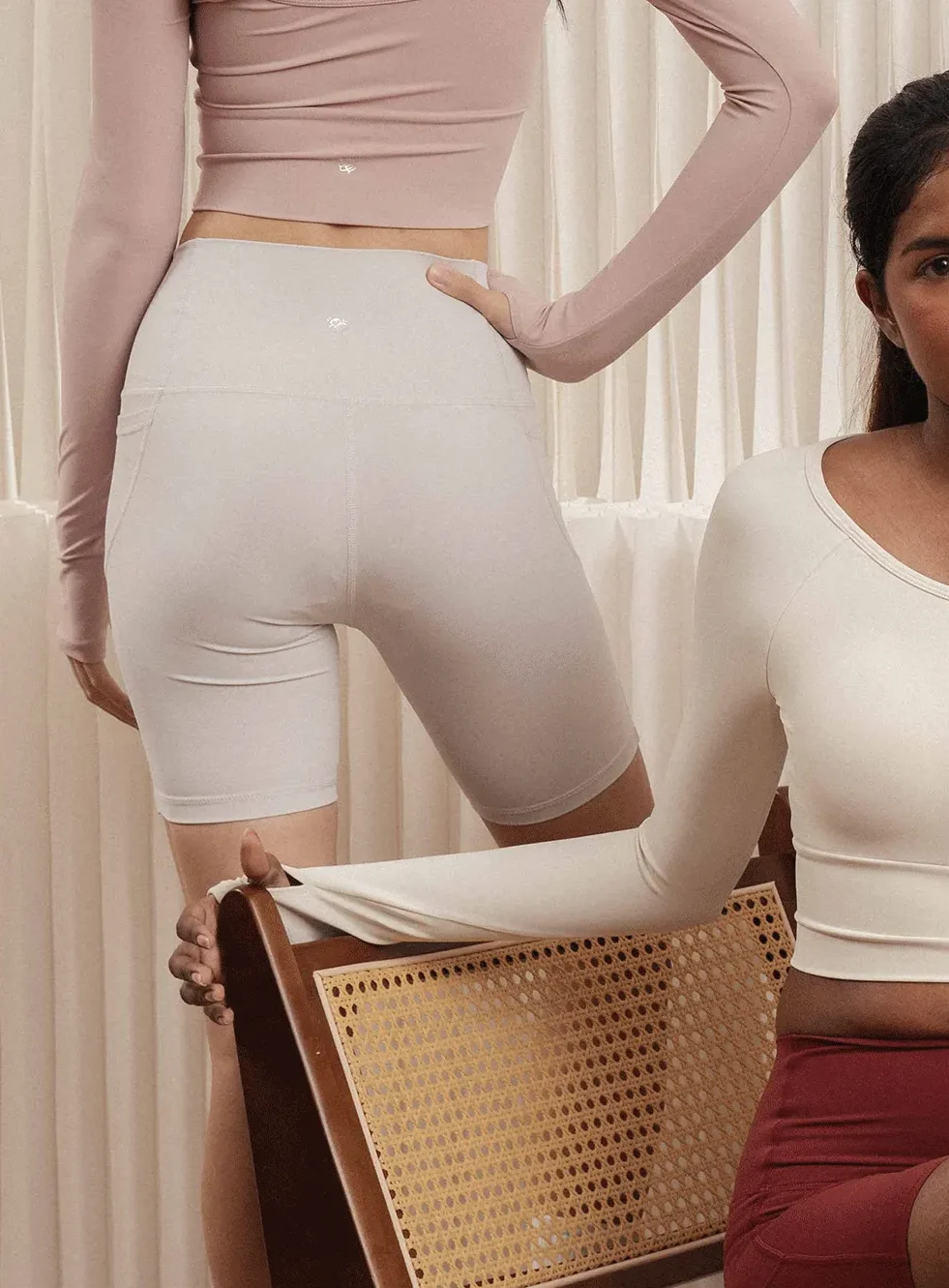 HEADERS-Event-1832-1_0002_HEADERS-Event-1832 Side-Scoop-Long-Sleeve-Bra