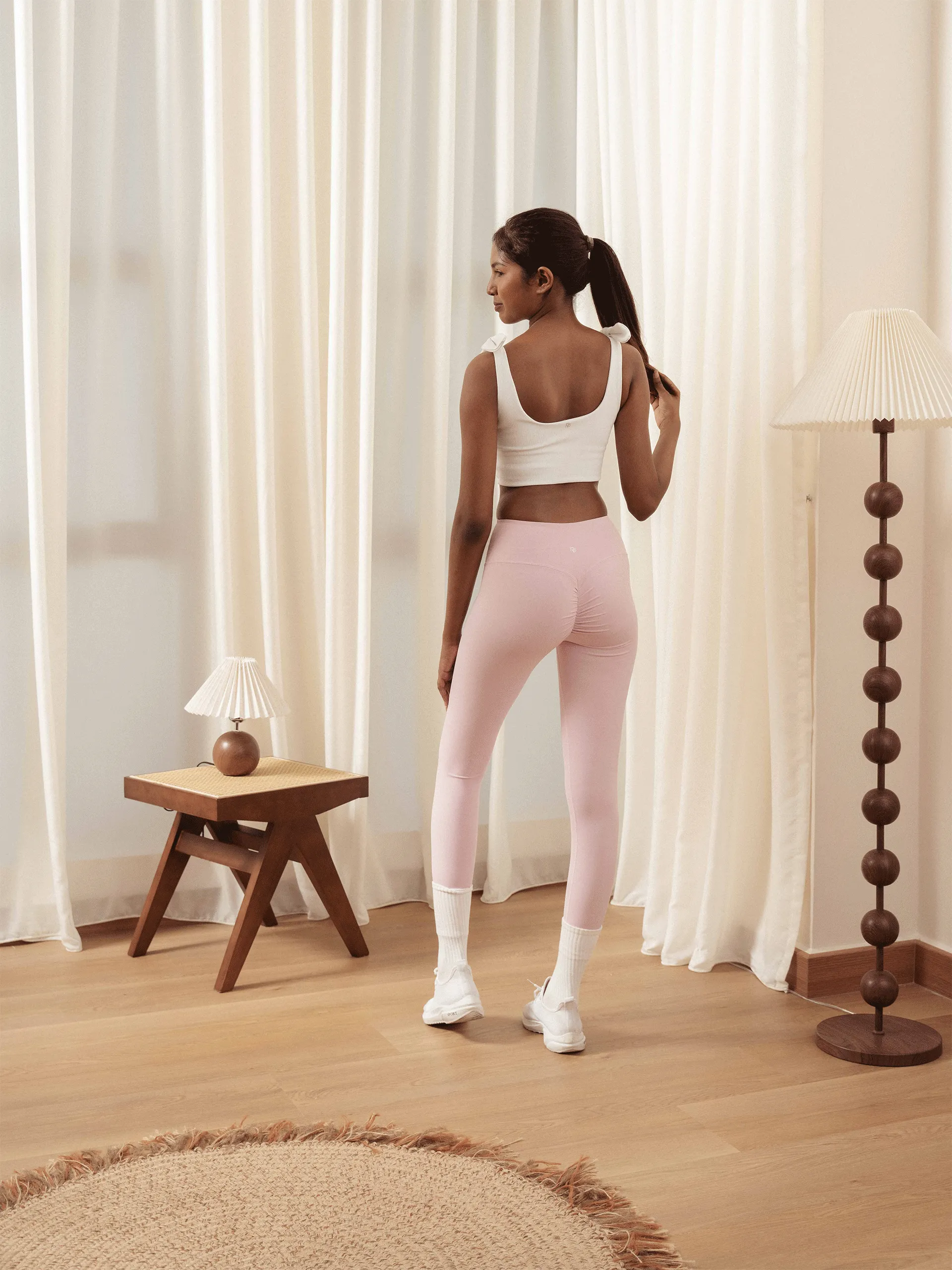 HEADERS-Event-739-1_0005_HEADERS-Event-790 V-Waist-Luxtreme-Ribbon-Tights