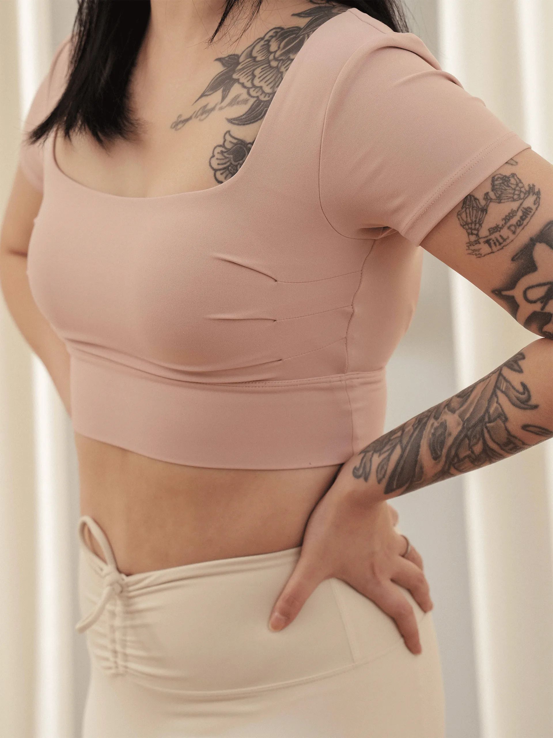 HEADERS-Event-739-1_0018_HEADERS-Event-744 V-Waist-Luxtreme-Ribbon-Tights